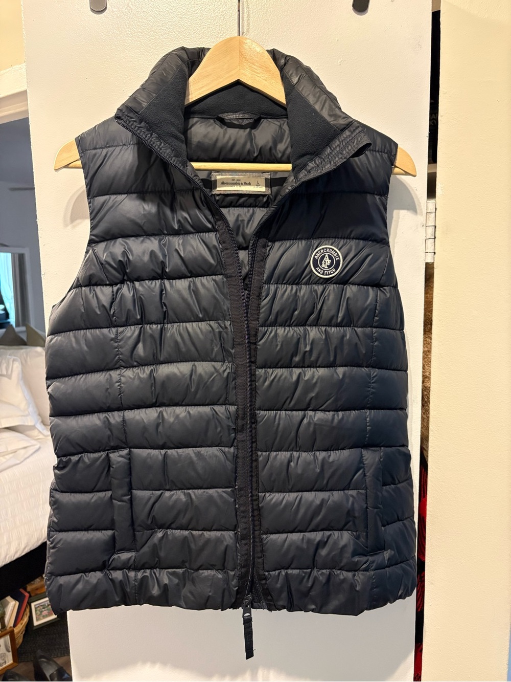 Abercrombie & Fitch Classic Quilted Puffer Vest - Women's Size L